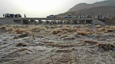 ارتفاع ضحايا السيول في اليمن إلى 21 شخصًا.. ومنازل صنعاء التاريخية مهددة بالانهيار | صور