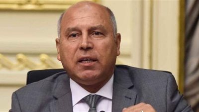 وزير النقل يؤكد ضرورة الاستمرار في مكافحة كورونا وتعقيم القطارات