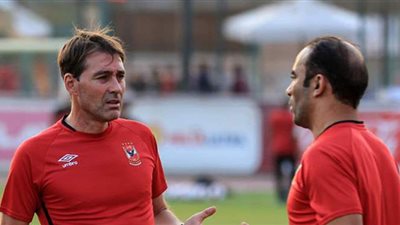 فايلر يعقد جلسة مع عبد الحفيظ بمران الأهلي