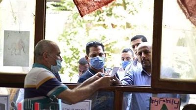 بالكمامات الطبية.. طلاب الثانوية يقدمون طلبات التظلم من الامتحانات | فيديو