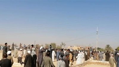 أهالي البطحة يطالبون بالقصاص من مرتكب واقعة قتل شهيدي 