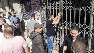 غلق ٦مقاهٍ بحي شرق الإسكندرية | صور