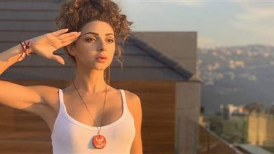 ميريام فارس تطالب الوطن العربي بدقيقة صلاة من أجل لبنان