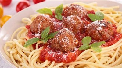 طريقة عمل مكرونة بكرات اللحم والزيتون من مطبخ الشيف آسيا