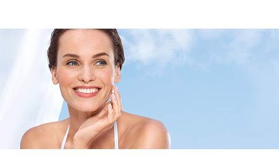 10 نصائح تساعدك في الحفاظ على بشرتك بالمصيف