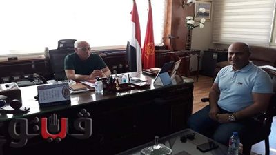 محافظ بورسعيد يتابع آخر مستجدات الإنتاج بمصنع بيراميدز للإطارات