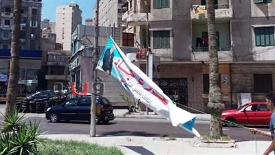 حي وسط الإسكندرية يتصدى للافتات والدعاية المخالفة