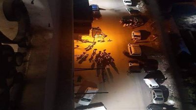 لجنة من الإسكان تعاين عقارا مكونا من 11 دورا بعد تصدعه بالقليوبية