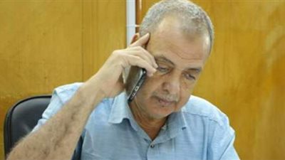 مدير تعليم الوادي الجديد يجري اتصالات هاتفية بأوائل الثانوية العامة