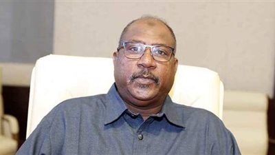 والٍ سوداني يطيح بعدد من المسؤولين في الخدمة العامة