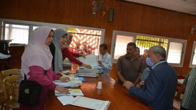 محافظ القليوبية يتابع طلبات التصالح في مخالفات البناء بكفر شكر