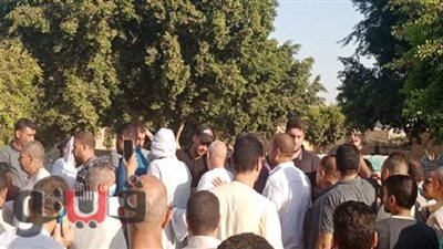 تشييع جثمان والدة أحمد مسعود حارس المصري ببني سويف | فيديو