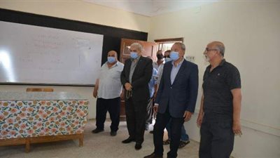 محافظ القليوبية يحرر محضرا لمواطن رش المياه أمام منزله