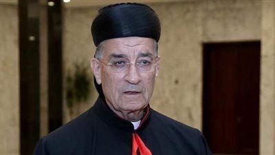 البطريرك الماروني يدعو إلى استقالة الحكومة اللبنانية وإجراء انتخابات مبكرة