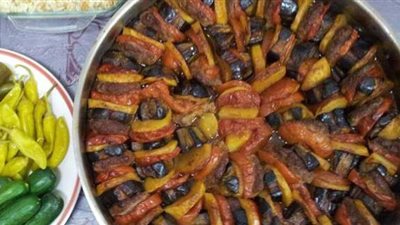 صينية الباذنجان بالكفتة.. أكلة صحية ولذيذة على طريقة الشيف آسيا