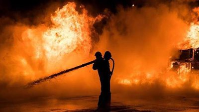 السيطرة على حريق كابل كهربائي مطلع كوبري الأزهر