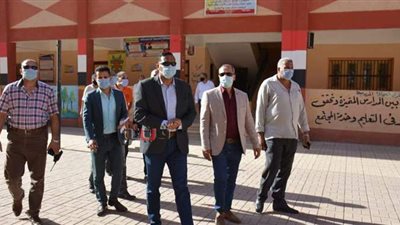 محافظ الدقهلية ونائبه يتفقدان مقار اللجان الانتخابية والمستشفيات والمخابز