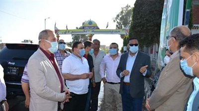 «فرصة عمل ومعاش وجراحة عاجلة» في جولة لمحافظ الدقهلية | صور