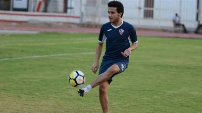 مصطفى فتحي يؤدي تدريباته  التأهيلية