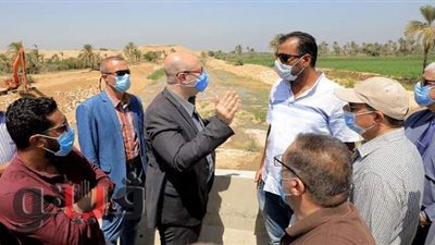 تسبب في غرق 350 منزلًا.. محافظ بني سويف يتفقد أعمال تأهيل مخر سيل سنور