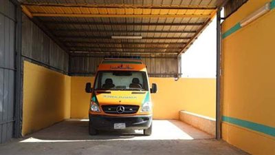 إصابة 10 مواطنين بينهم 4 أطفال في انقلاب سيارة أجرة بطريق 