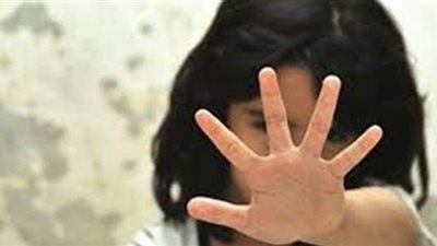 تفاصيل محاولة اغتصاب طفلة بالحوامدية.. المتهم استغل فقر والدتها وطلب منها إرسالها معه للحصول على كيس لحم.. وشابان ينقذان الضحية