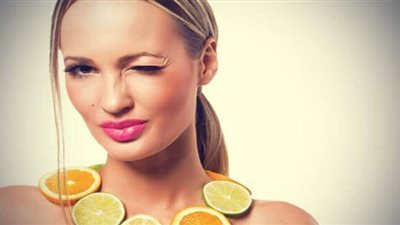 5 استخدامات تجميلية مذهلة لليمون تغنيكِ عن مستحضرات التجميل