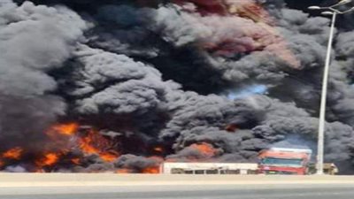 إخماد حريق هائل اندلع في صهريج وقود على طريق الجهراء بـ الكويت | فيديو وصور