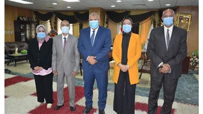 محافظ الوادي الجديد يلتقي مرشحي مجلس الشيوخ