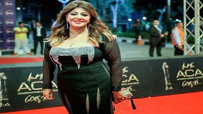 أحدث ظهور لابنيّ هالة صدقي... يكتبان اسم لبنان على الشاطئ