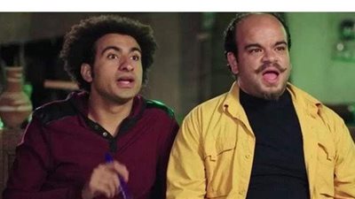 علي ربيع يحتفل بقرب انتهاء تصوير 