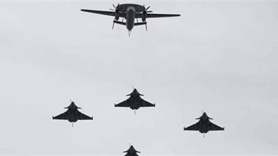 تايوان تبعد مقاتلات صينية من أجوائها بالتزامن مع زيارة مسؤول أمريكي