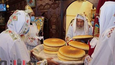 أول قداس إلهي بدير المحروسة في قنا بعد اعتكاف 4 أشهر | صور