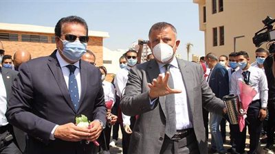 وزير التعليم العالي يتفقد جاهزية مكتب التنسيق المركزي  بجامعة عين شمس | فيديو وصور