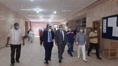 نائب رئيس جامعة الإسكندرية يتفقد موقع حريق كلية التربية