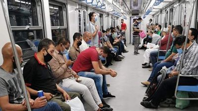 بعد ارتفاع أعداد إصابات كورونا.. المترو يمنع الركاب من دخول المحطات بدون كمامات