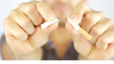 الصحة تنصح بالتوقف عن التدخين لتفادي الإصابة بفيروس كورونا
