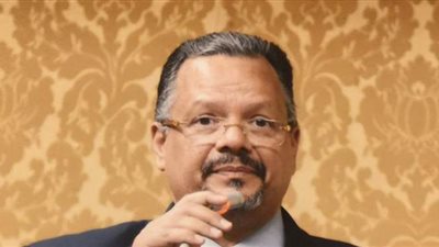 شريف فخري يكشف معوقات تصويت المصريين في الخارج خلال انتخابات الشيوخ