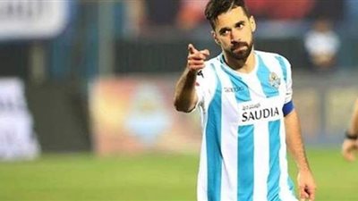 عبد الله السعيد يتسلم درع تكريم 