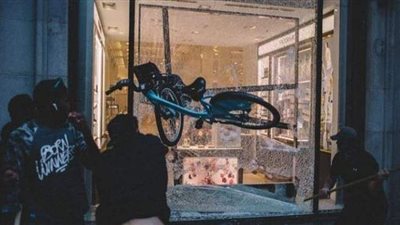 وقوع أعمال شغب في مدينة شيكاغو بسبب إطلاق الشرطة النار على شخص