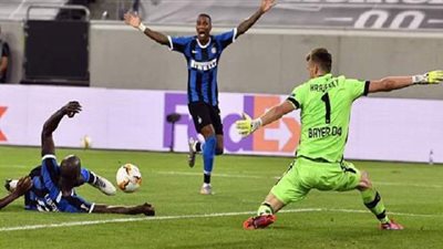 إنتر ميلان يهزم باير ليفركوزن  بثنائية ويتأهل لنصف نهائي الدوري الأوروبي