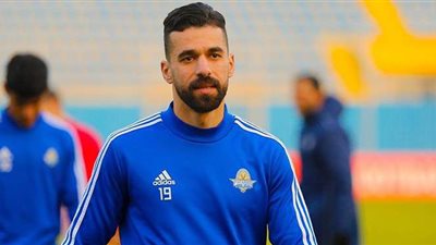 رغم تجديد عقده ٣ مواسم.. عبد الله السعيد يلوح بالرحيل