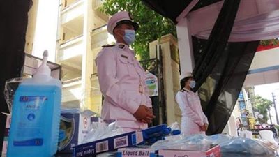 الشرطة النسائية تقدم المساعدة للناخبين في انتخابات الشيوخ أمام لجان الزيتون | فيديو