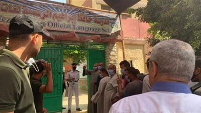 الشرطة تساعد كبار السن للإدلاء بأصواتهم بانتخابات الشيوخ |صور