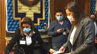 وزيرتا التضامن والتخطيط في انتخابات مجلس الشيوخ ب