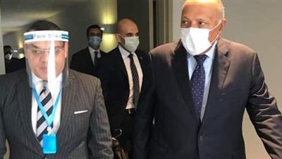 وصول سامح شكري إلى بيروت للتضامن مع الشعب اللبناني