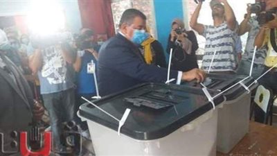 وزير الإعلام عقب الإدلاء بصوته: 