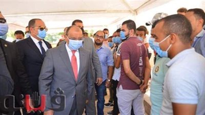 وزير التنمية المحلية يدلي بصوته في انتخابات الشيوخ..صور