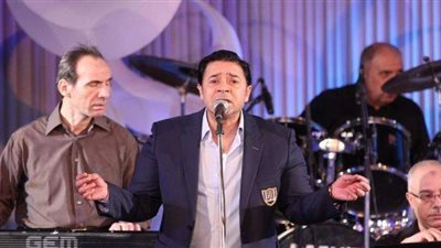 مدحت صالح على مسرح النافورة بالأوبرا .. الخميس