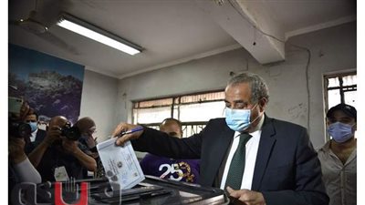 وزير التموين يدلي بصوته في انتخابات الشيوخ بالدقي | فيديو وصور